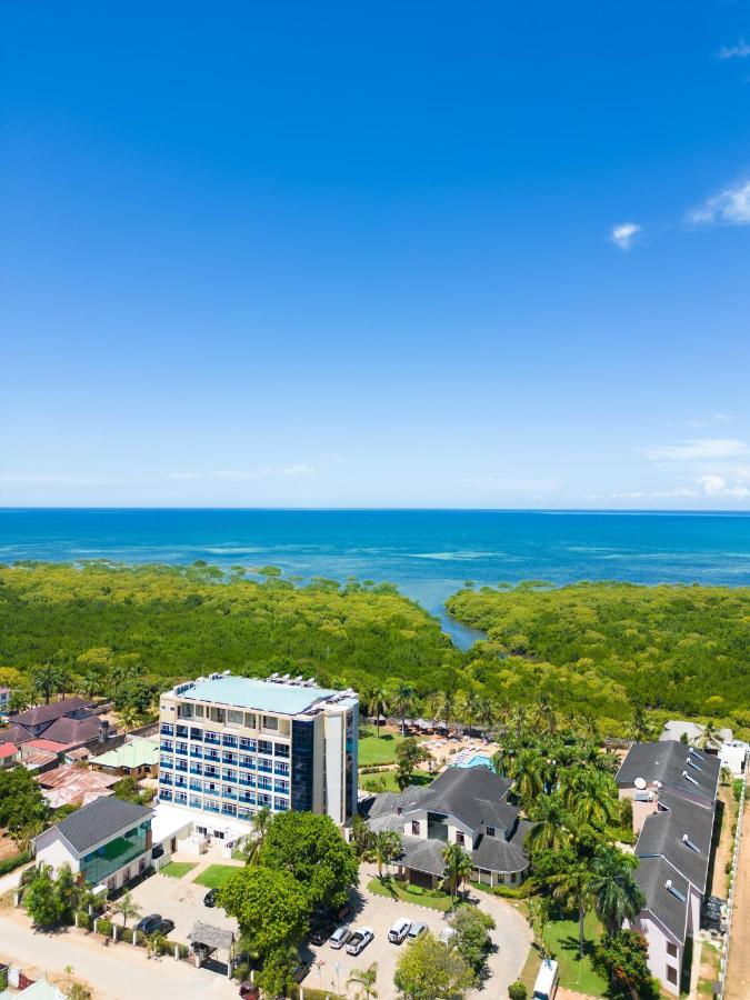 Tanga Beach Resort & Spa Exterior foto